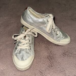 UGG Girls Kids Mikki Sterling Metallic Silver Low Top Sneakers youth Size 5